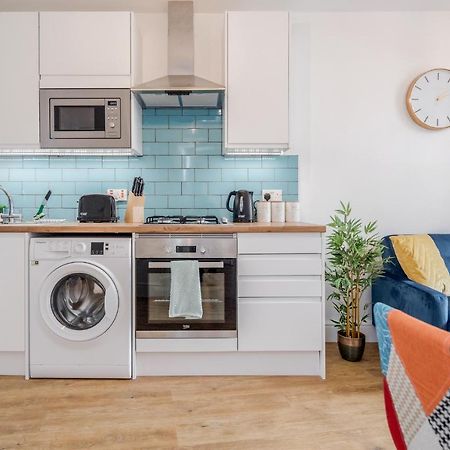 Modern Cosy London Flat By Damask Homes Ilford Eksteriør bilde