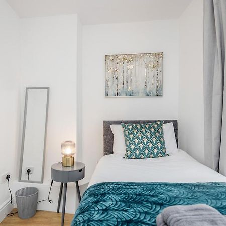 Modern Cosy London Flat By Damask Homes Ilford Eksteriør bilde