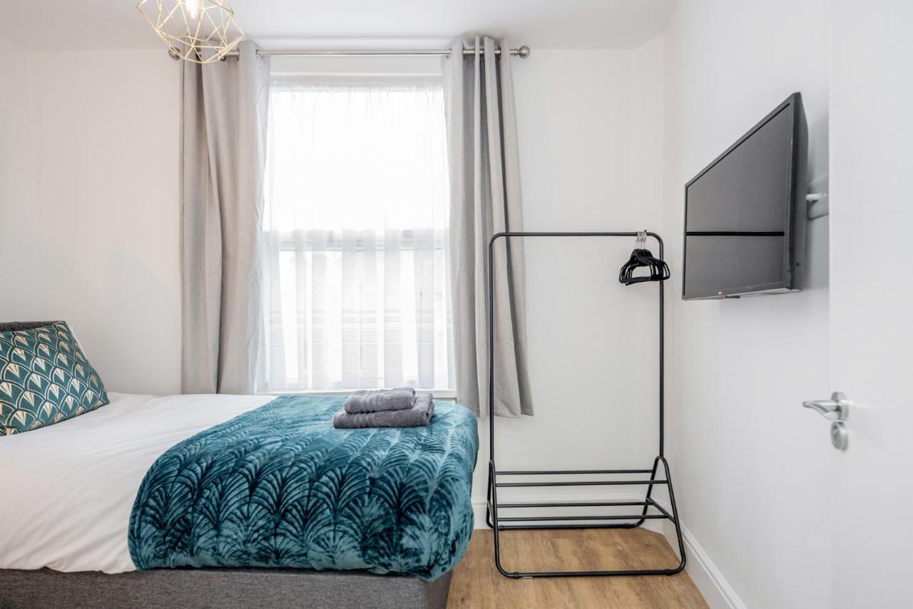 Modern Cosy London Flat By Damask Homes Ilford Eksteriør bilde
