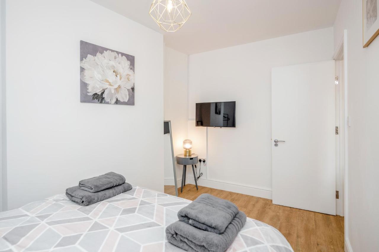 Modern Cosy London Flat By Damask Homes Ilford Eksteriør bilde